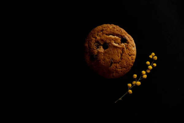 mimoza çiçek ile chocalate çerezleri