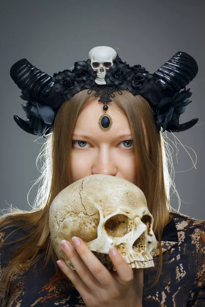 Portrait Pretty Serious Horned Girl Posing Skull — Stock Photo, Image