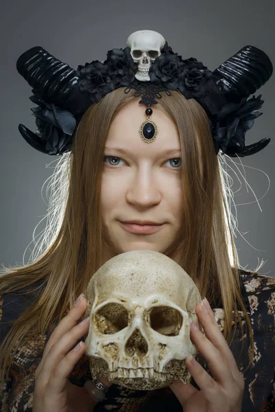 Portrait Pretty Serious Horned Girl Posing Skull — Stock Photo, Image