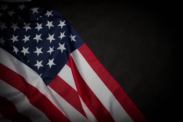 Koyu Yüzeyde Boş Alan Olan Amerikan Bayrağı — Stok fotoğraf