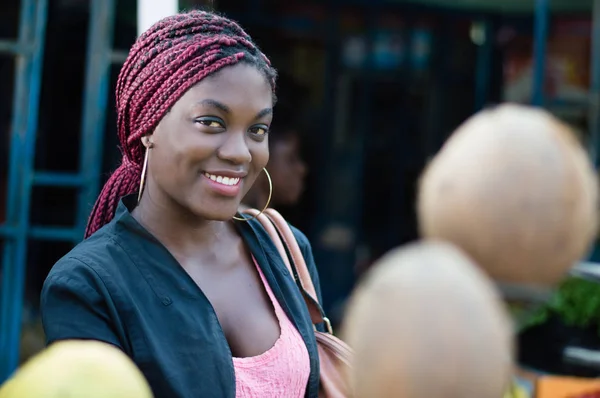 Pretty Smiling Woman Fruit Market — Stock Photo, Image