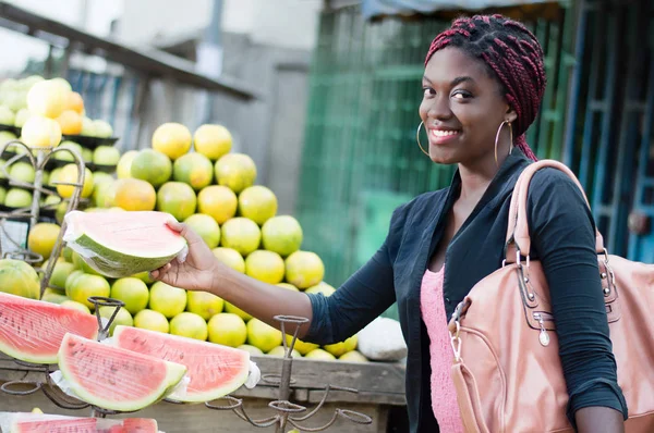 Smiling Young Woman Grabs Slice Ripe Fruit Street Market — Stock Photo, Image