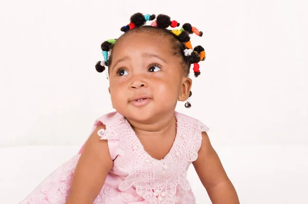 Retrato Menina Bonita Olhando Para Cima Isolado Fundo Branco — Fotografia de Stock