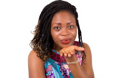 Güzel kadını avucunda üfleme portresi.