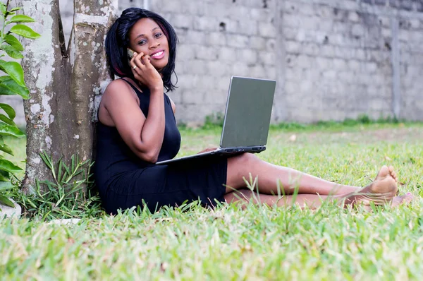 Woman Communication Working Laptop Park — Stock Photo, Image