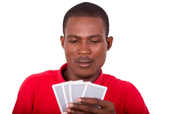 Hombre con cartas de póquer — Foto de Stock