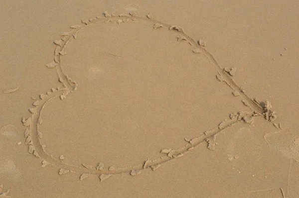 Bild eines Herzens am Strand. — Stockfoto