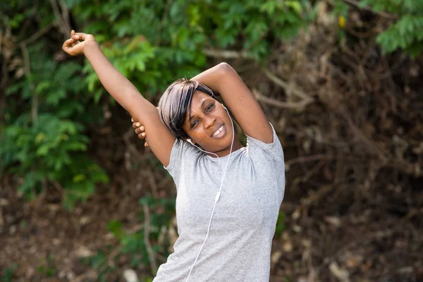 Sportkonzept Schöne Frau beim Sport im Freien — Stockfoto