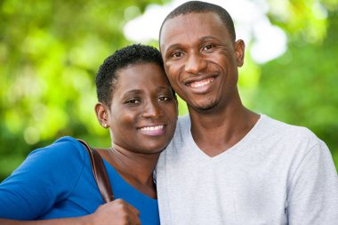 Genç çiftin yakın çekimi, mutlu..