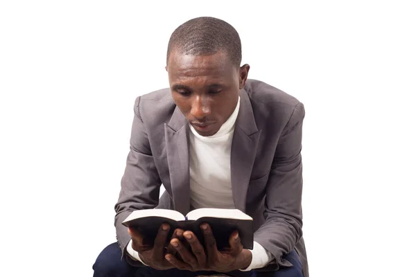 Retrato Del Joven Pastor Sentado Inmerso Lectura Una Biblia Que —  Fotos de Stock