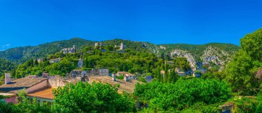 Oppede le Vieux, uçurumdan Luberon bölgesinde, Frangı bir köy tünemiş