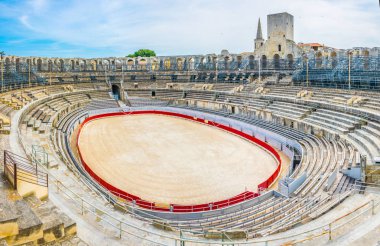 Fransa'daki Arles anfi tiyatro