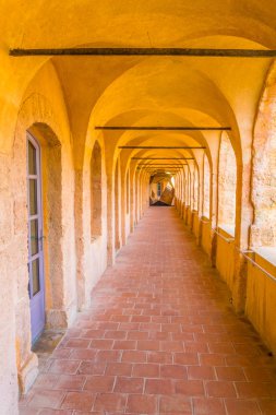 Koridor of Fort Saint Jean Marsilya, Frangı