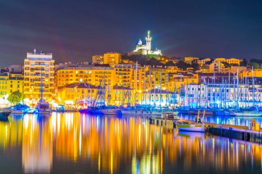 Vieux Port Marseille, Frangı adlı gün batımı görünümü