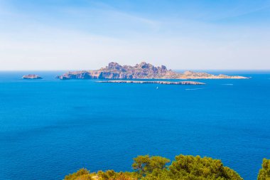 les Calanques Milli Parkı, Frangı Archipel de Riou adlı adaların ayarla