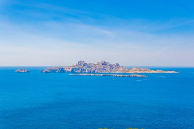 les Calanques Milli Parkı, Frangı Archipel de Riou adlı adaların ayarla