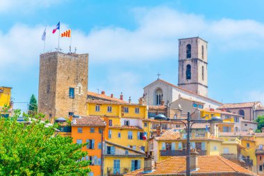 Grasse hakim Katedrali ve Belediye, Frangı tarafından havadan görünümü