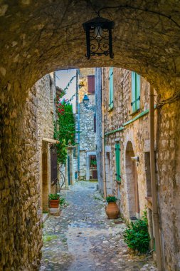 Dar sokak içinde eski şehir, Saint Paul de Vence, Frangı