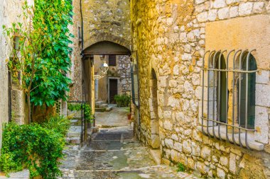 Dar sokak içinde eski şehir, Saint Paul de Vence, Frangı