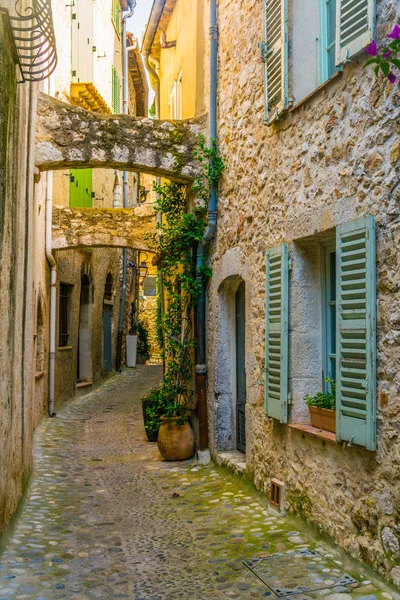 Dar sokak içinde eski şehir, Saint Paul de Vence, Frangı