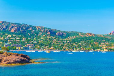 Agay bay Frangı Esterel massif altında