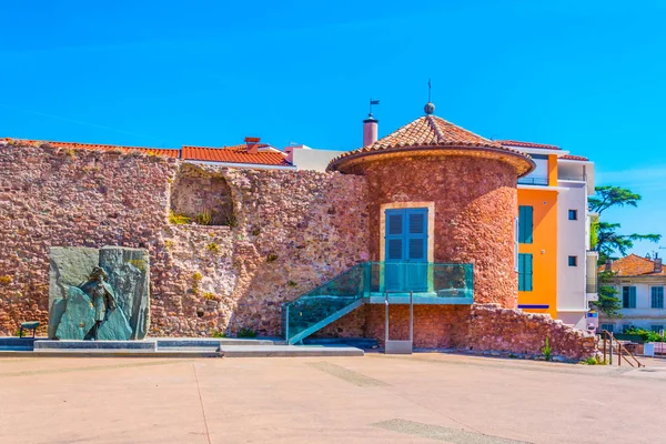 Fortificazione Una Vecchia Torre Sulla Piazza Principale Frejus Franc — Foto Stock