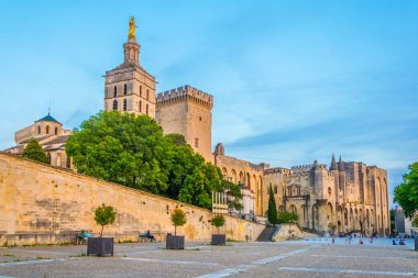 Palais de Papes ve Avignon, Frangı katedralde gün batımı görünümü