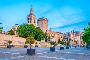 Palais de Papes ve Avignon, Frangı katedralde gün batımı görünümü