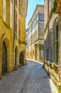 Uzes Merkezi, Frangı dar bir sokakta görünümünü