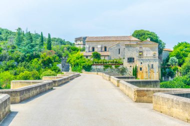 Nehir üzerinde Gardon, Frangı köprü
