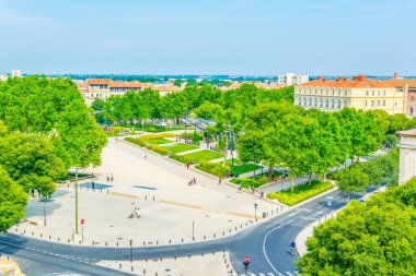 Nimes 'te Kordon Charles de Gaulle, Franc