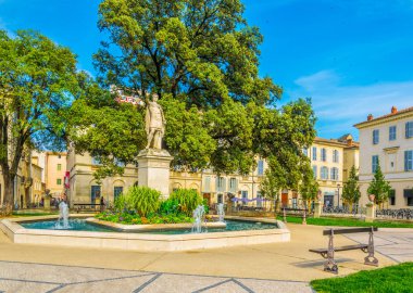 Nimes, Frangı kare Antonin üzerinde Çeşme