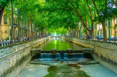 Nimes 'teki Quai de la fontaine, Franc