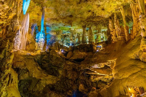 Intérieur Une Grotte Dans Les Jardins Exotiques Jardin Monac — Photo