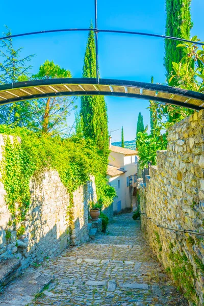 Uma Rua Estreita Cidade Velha Vaison Romaine Franc — Fotografia de Stock