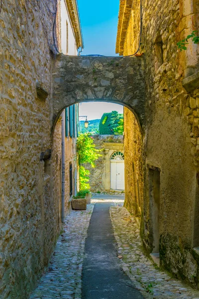 dar sokak içinde eski şehir, Vaison-la-Romaine içinde Frangı