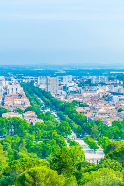 Jardin de la fontaine park ve avenue Jean Jaures Nimes Frangı içinde havadan görünümü
