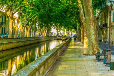 Nimes 'teki Quai de la fontaine, Franc