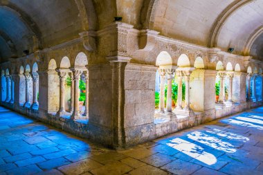 Manastır saint paul de mausole Frangı içinde iç koridor
