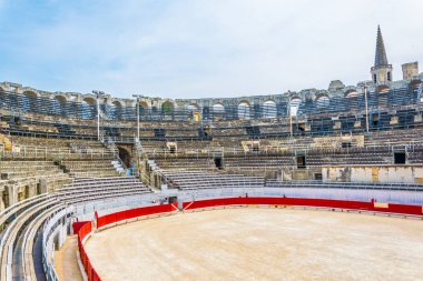 Fransa'daki Arles anfi tiyatro