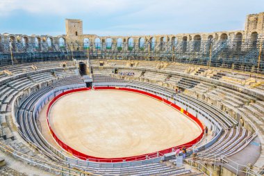 Fransa'daki Arles anfi tiyatro