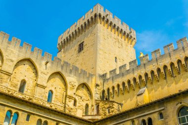 Palais de Papes Avignon, Frangı iç avlusu