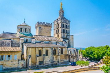 Palais de Papes ve Avignon, Frangı katedralde görünümü