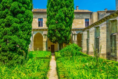 Sigarasız, iç avlu, bir eski carthusian Manastırı Chartreuse de Villeneuve lez Avignon, Frangı