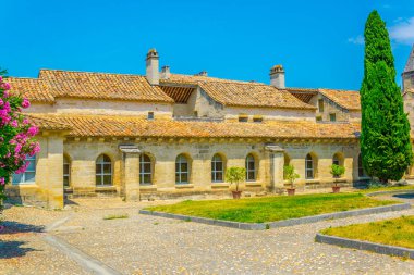 Eski carthusian Manastırı Chartreuse de Villeneuve lez Avignon, Frangı bir köşk ile ana avlu