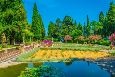 Bir bahçe içinde Fort Saint Andre Villenueve les Avignon, Frangı görünümünü