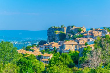 Saignon, uçurumdan Luberon bölgesinde, Frangı bir köy tünemiş
