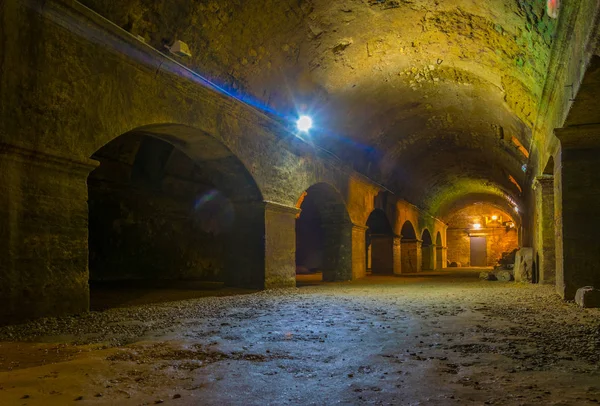 Cryptoportiques 一个地下画廊或罗马起源在阿尔勒 — 图库照片