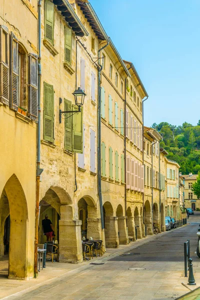 Vista Una Calle Estrecha Centro Villeneuve Les Avignon Franc — Foto de Stock