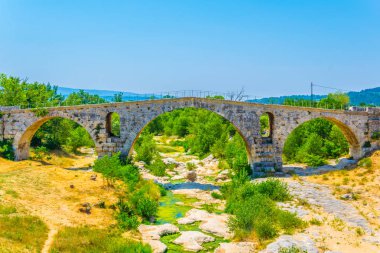 Pont Julien üzerinde nehir Calavon Luberon bölgesinde, Frangı